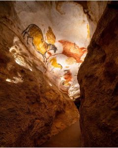 آثار تاریخی هنری